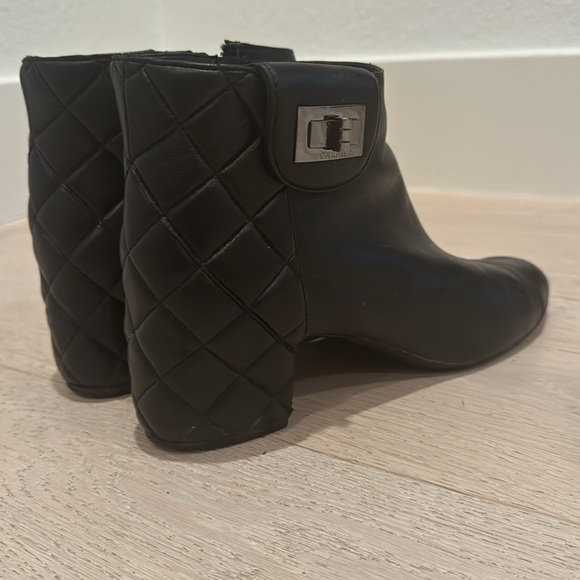 CHANEL Boots - Picture 3 of 7